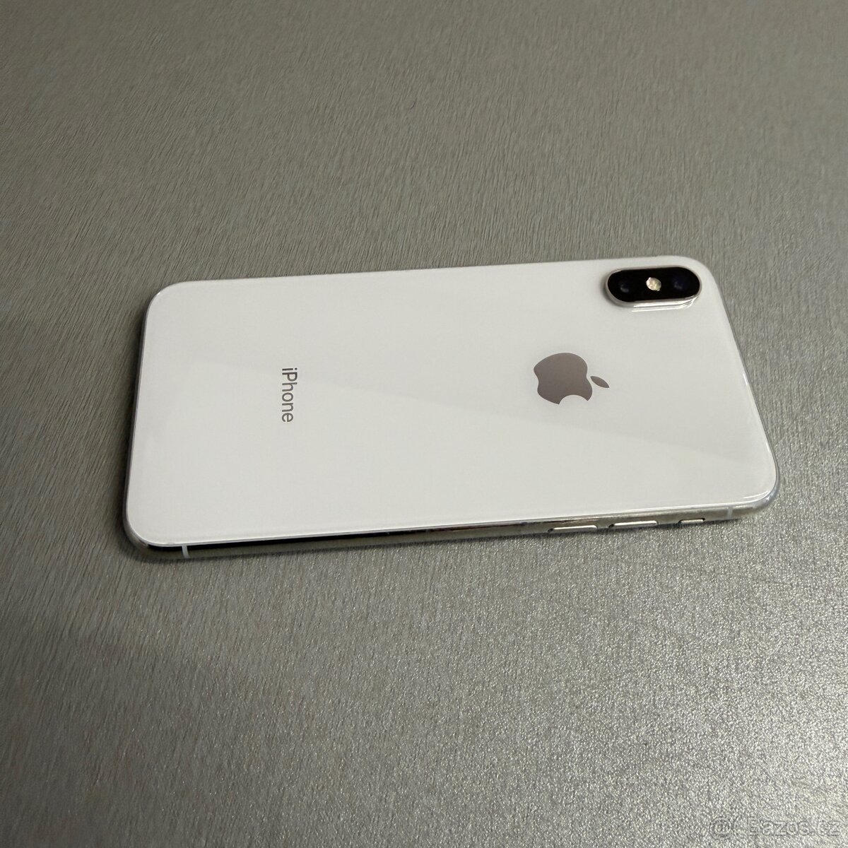 iPhone X 64GB bílý - 3