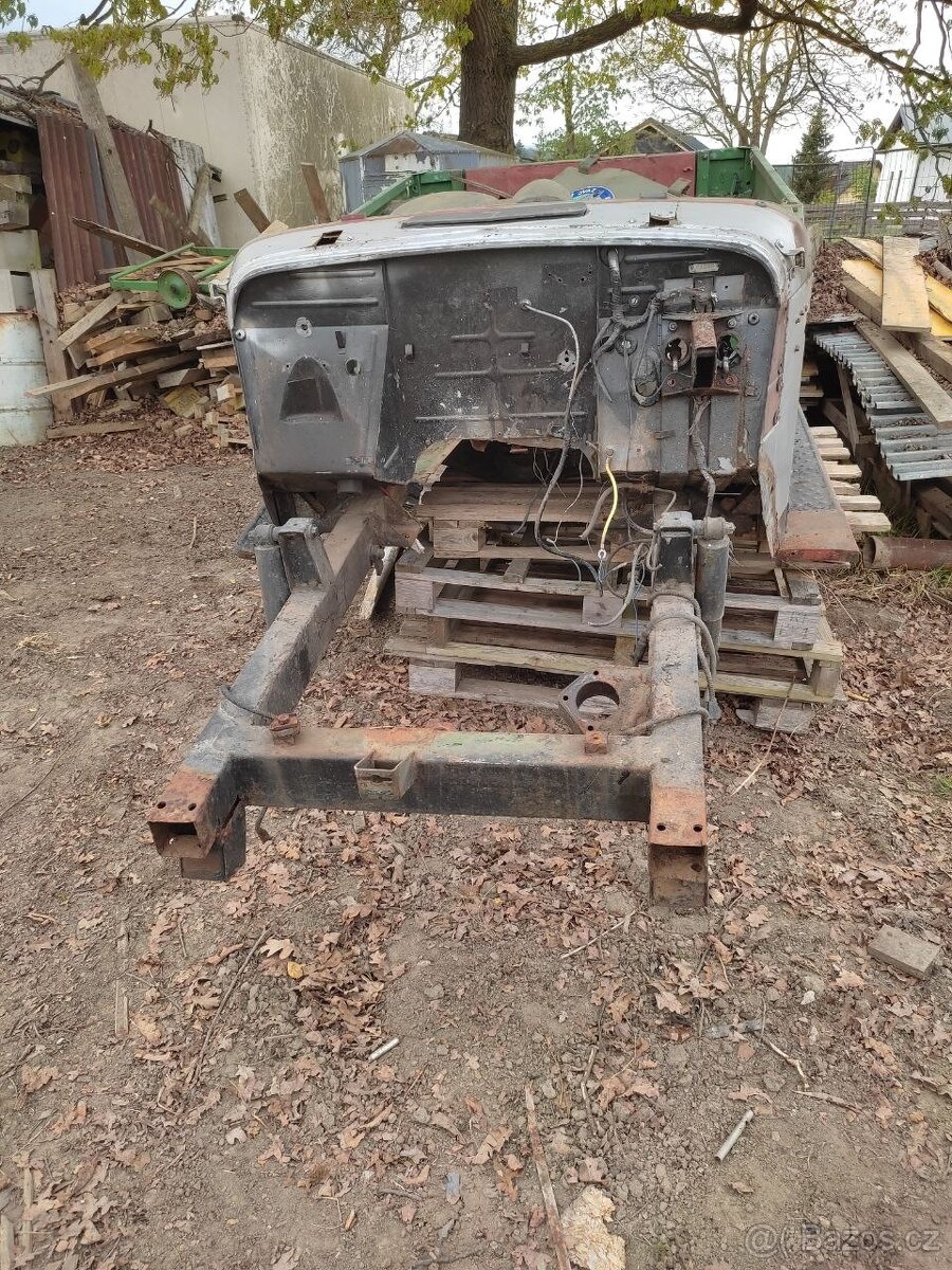 GAZ 69 ARO, rám na motorky, uhlová skříň - 3