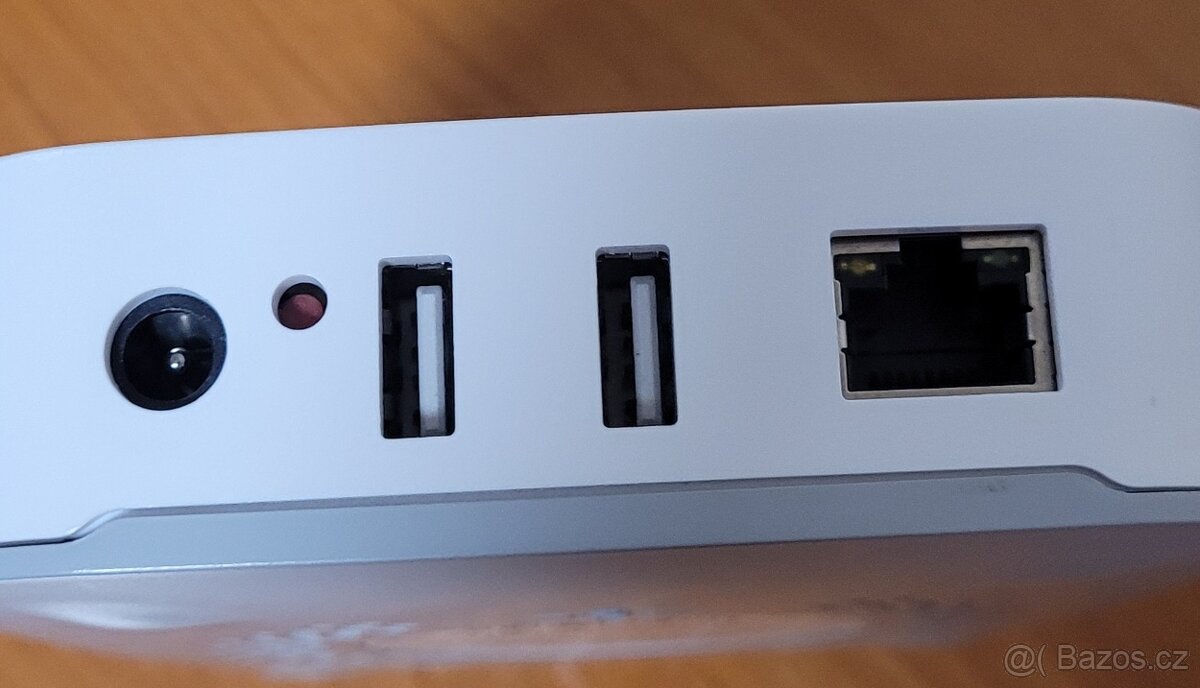 Smartthings hub v2, model STH-ETH-200. - 3