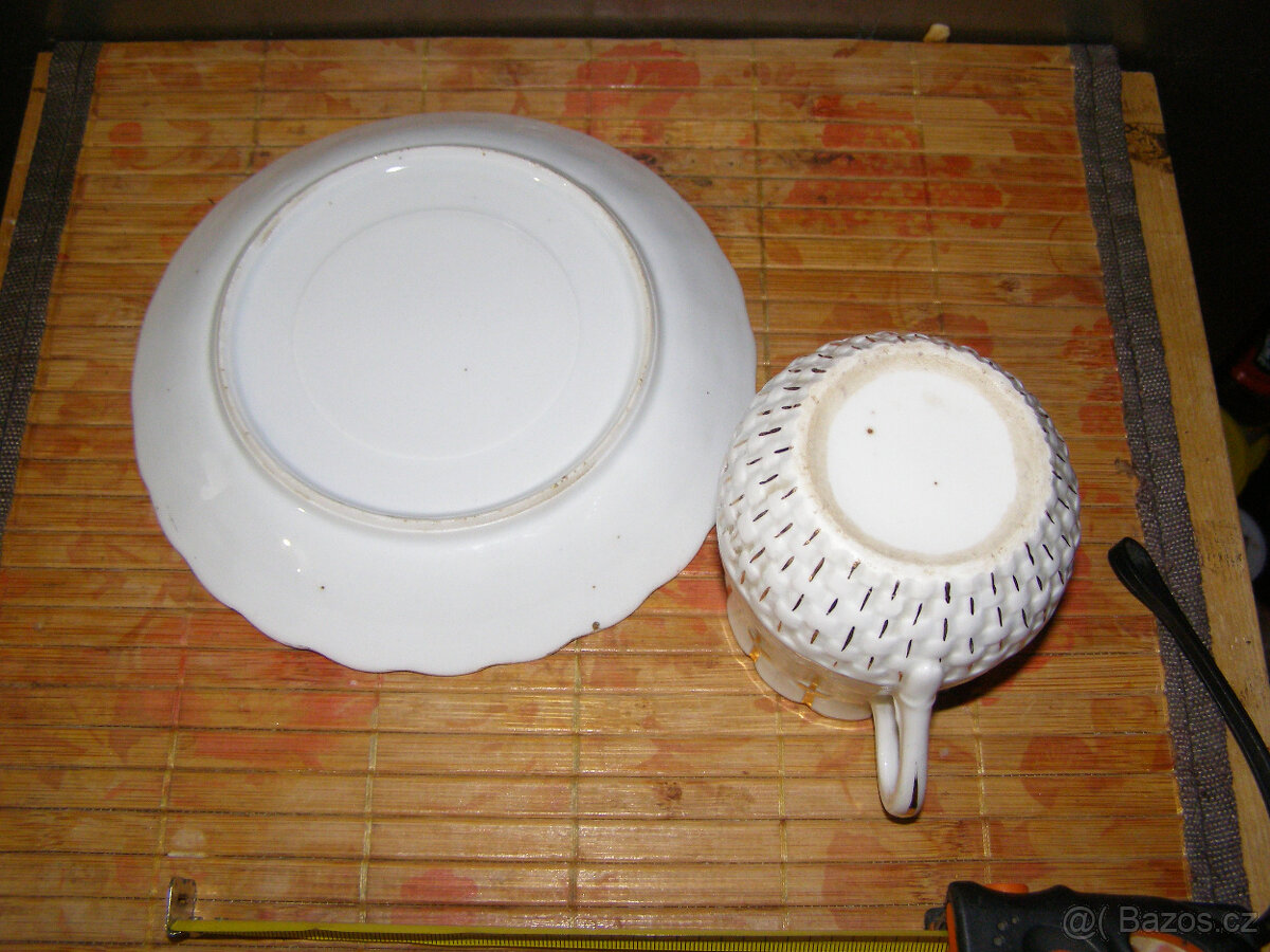 Sběratelský hrnek s talířkem - 3