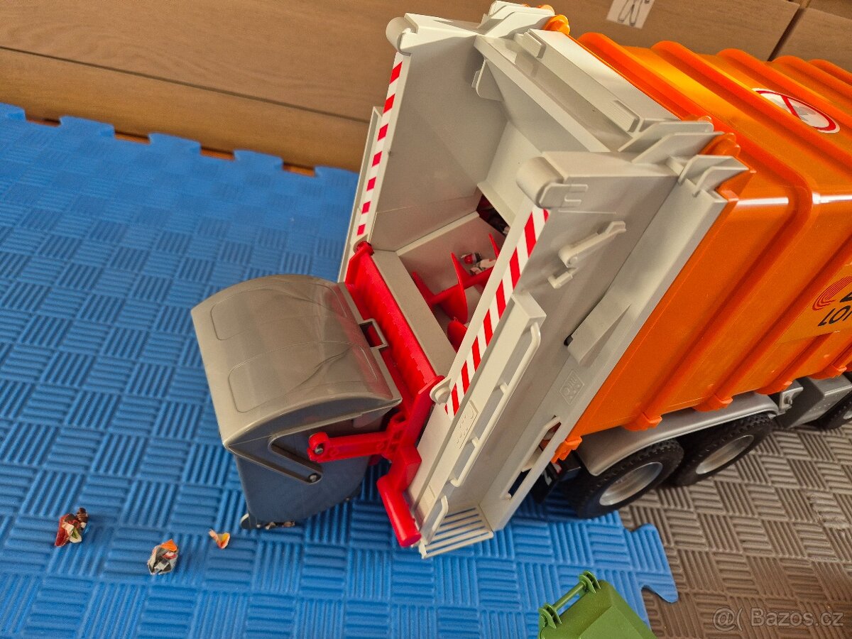 Bruder Popelářské auto - 3