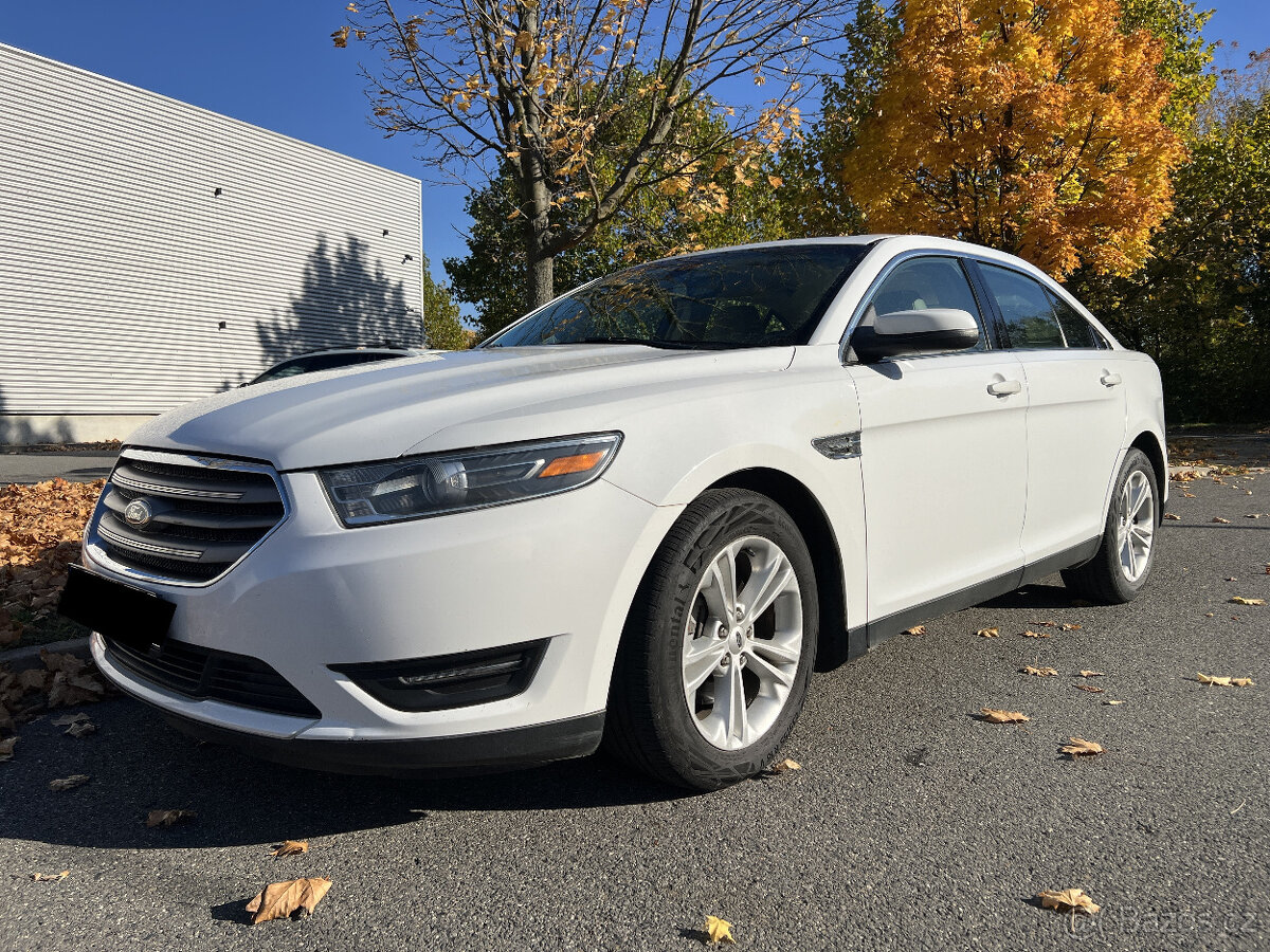 Ford Taurus 3.5V6, benzín, 2015, 1.majitel - 3