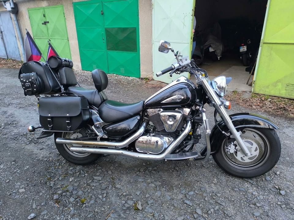 Suzuki Intruder 1500LC - 3