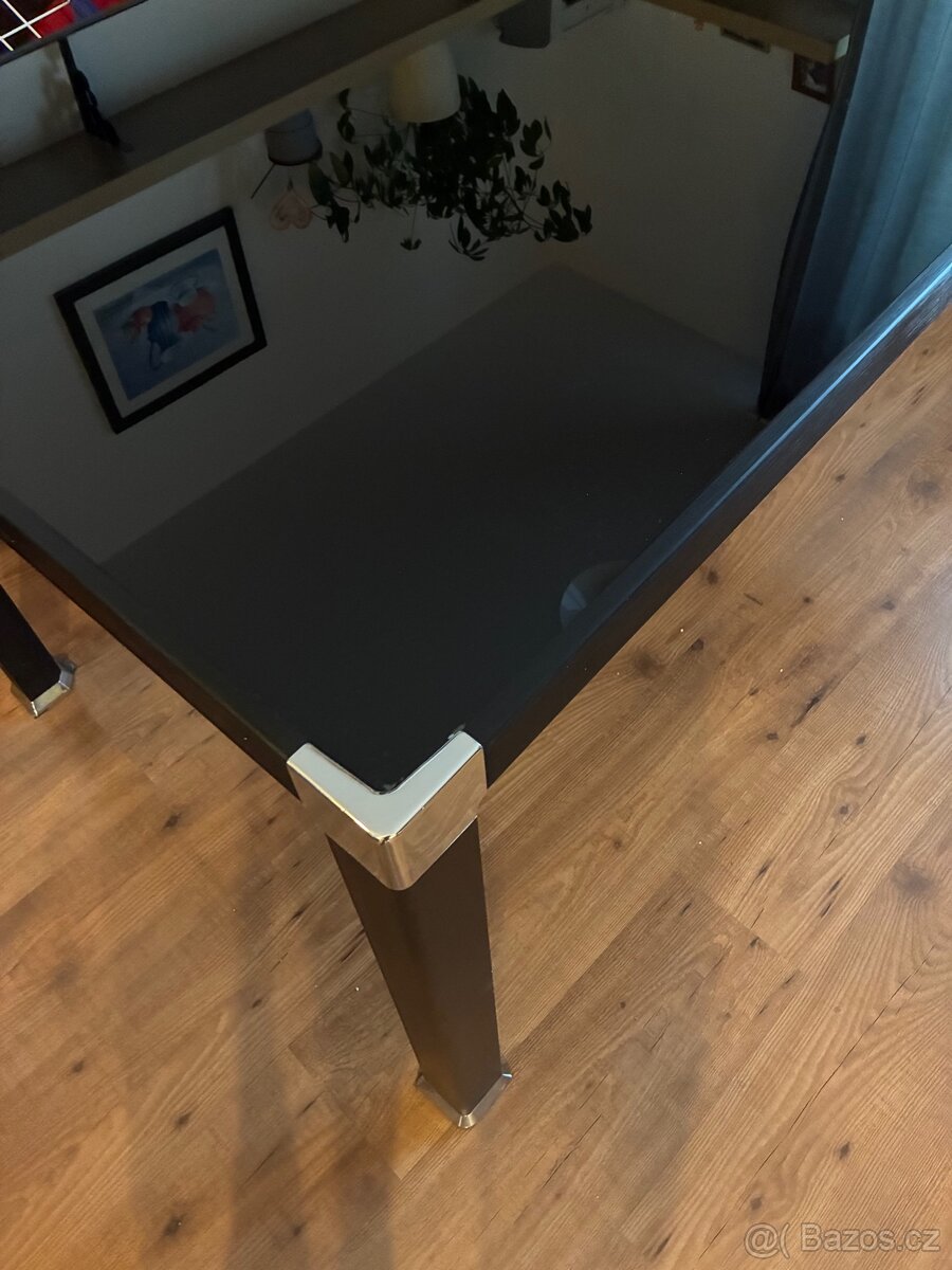 Černý skleněný stůl - 3
