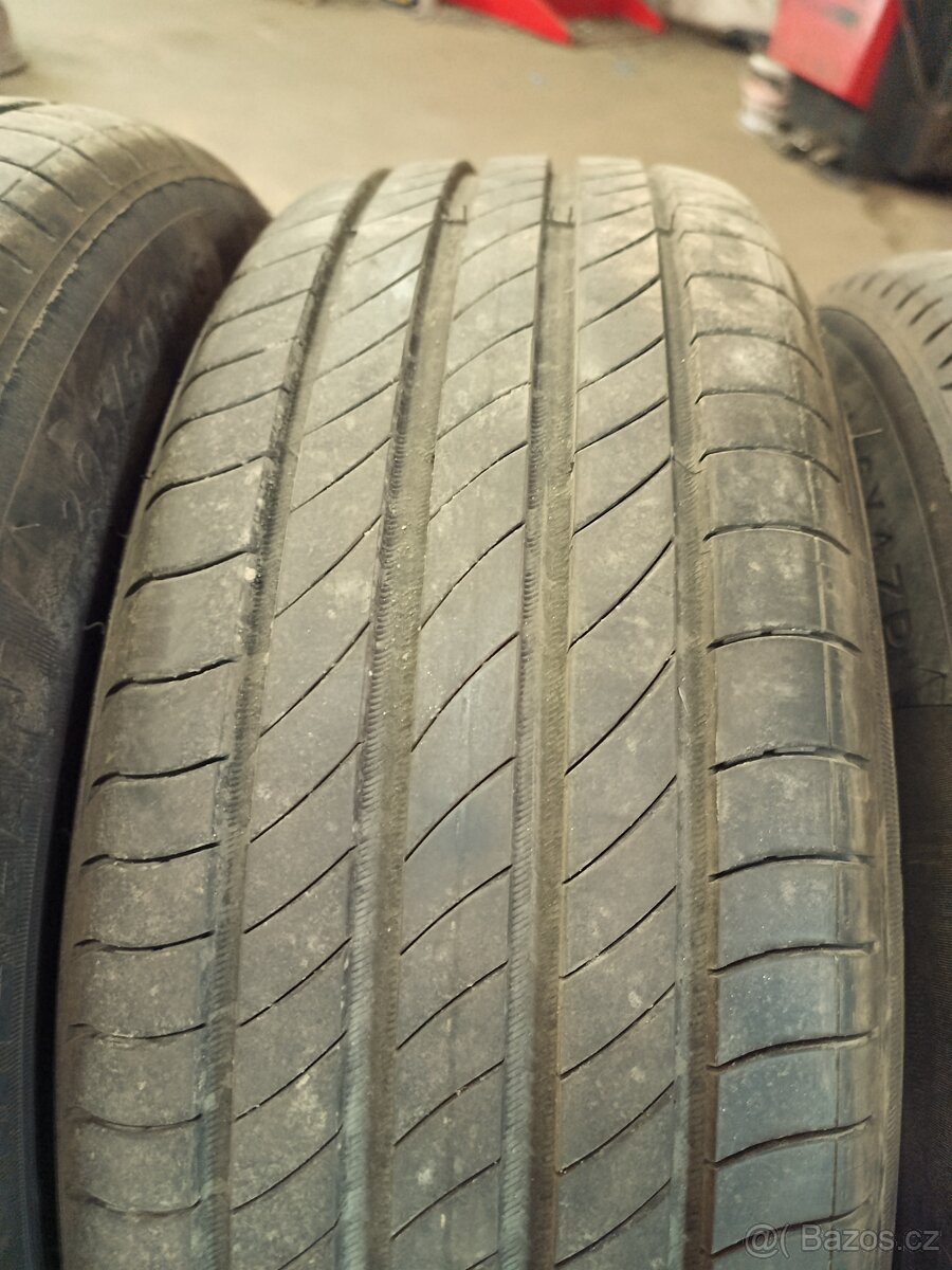 205/60/16 92w Michelin - 3