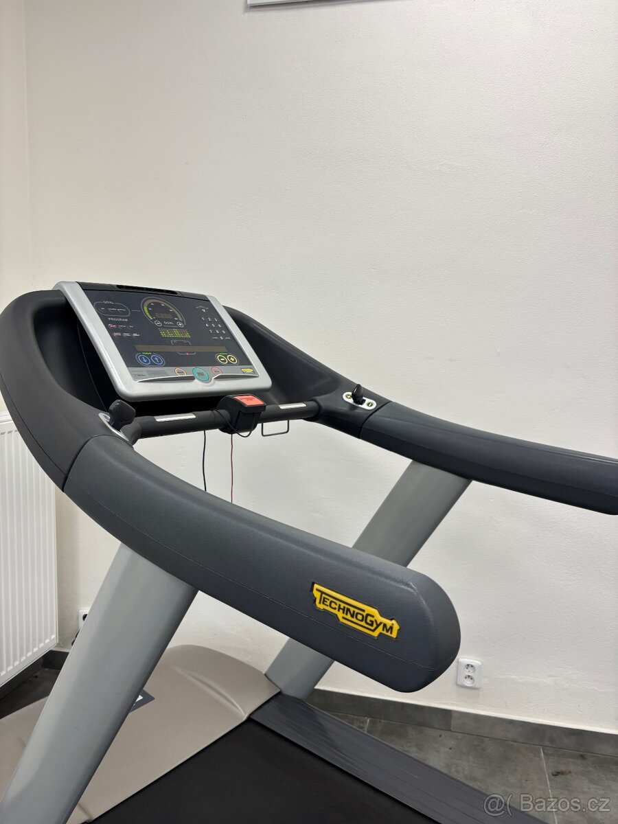 Technogym excite 700 led displej - 3