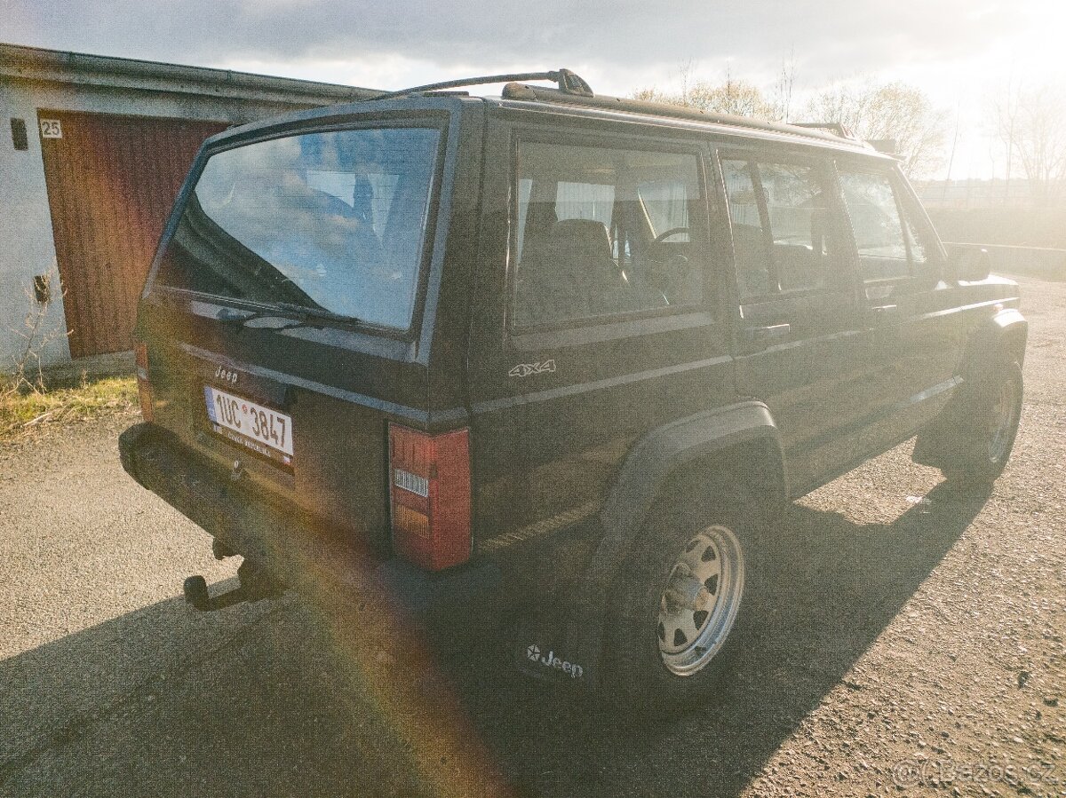Jeep Cherokee XJ 2.5i 4x4 - 3