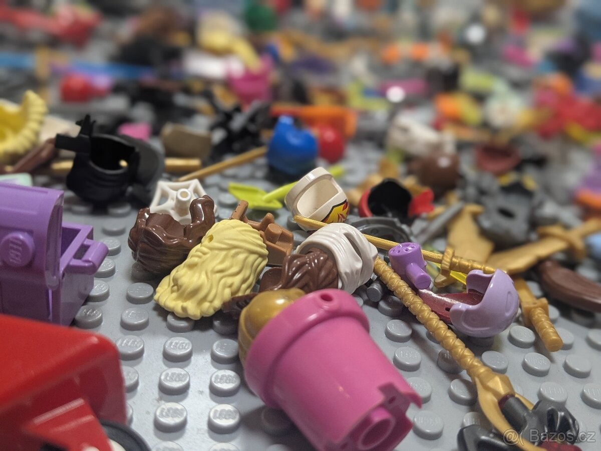 Lego doplňky k minifigurkám - 3