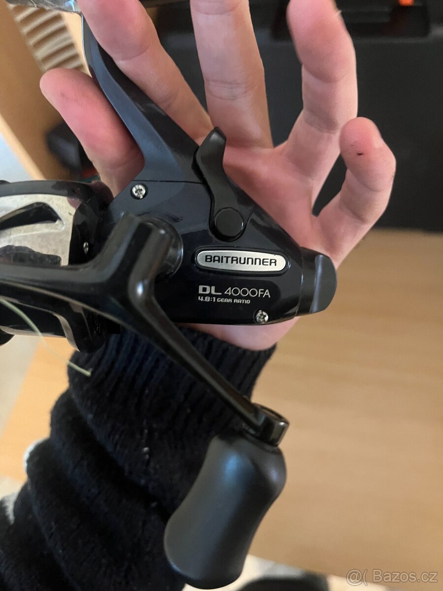 Shimano Baitrunner DL4000FA – rybářský naviják - 3