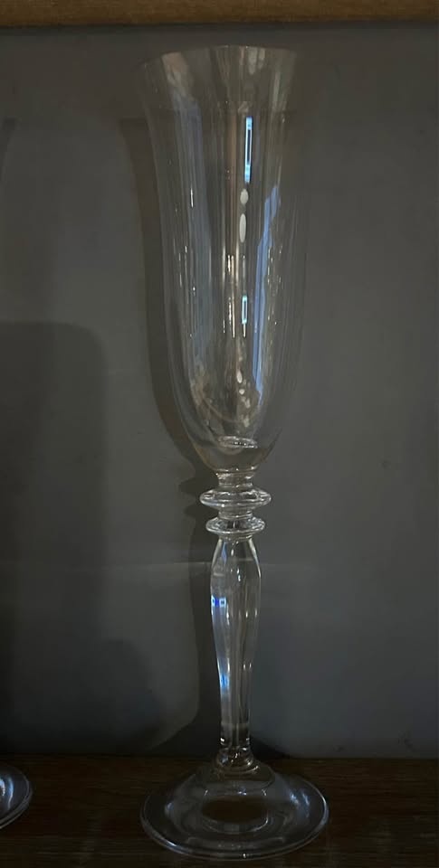 Sklenice a jiné sklo z restaurace - 3