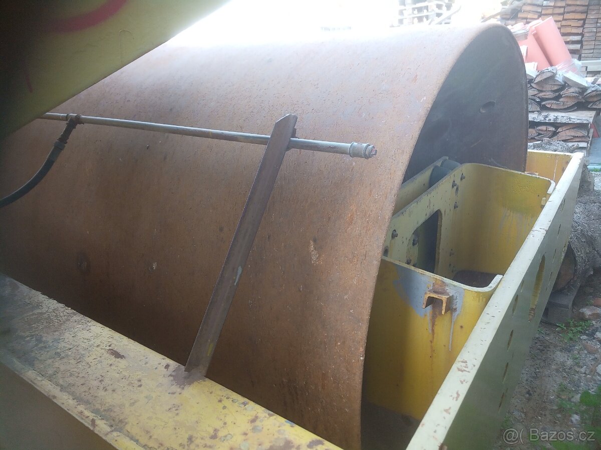 Vibrační válec VV 110 - 3