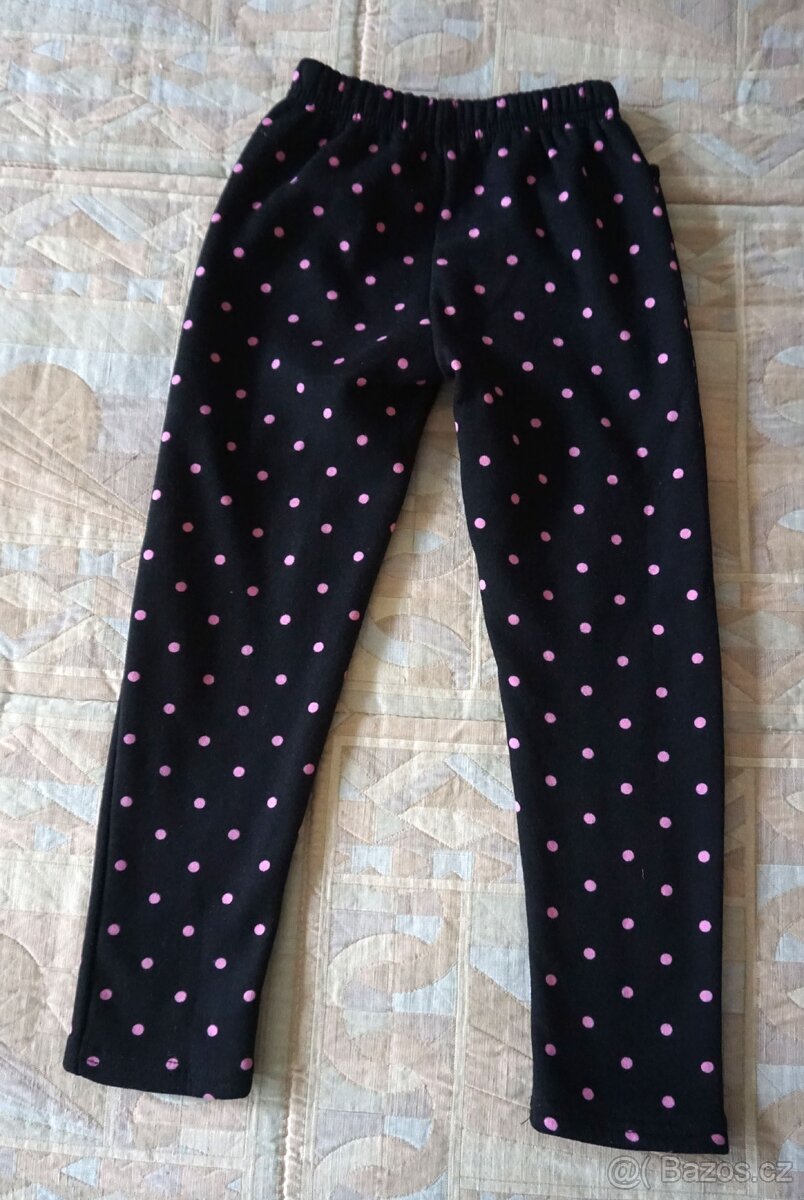 Dívčí zateplené legíny s puntíky vel.116/122 zn.WD - 3