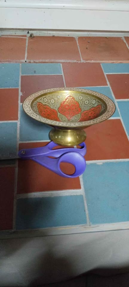 Mosazná váza a miska - 3