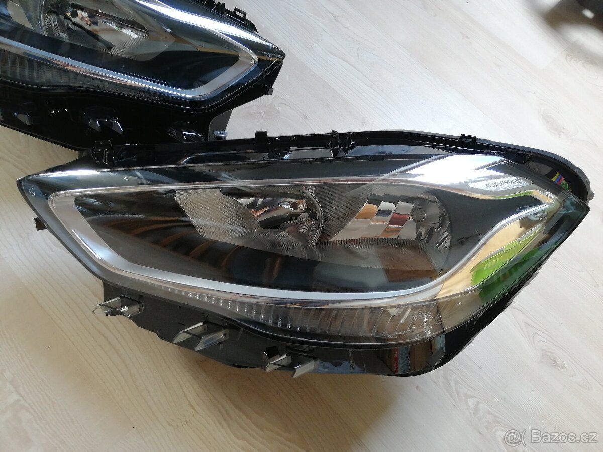Mercedes Benz B W247 přední světla halogen - 3