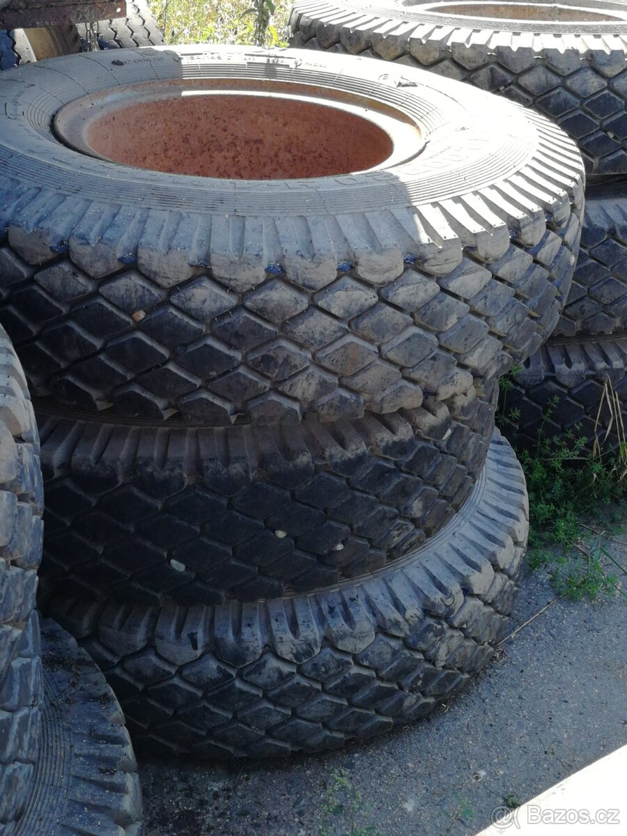 Prodám pneu 12-20 - 3