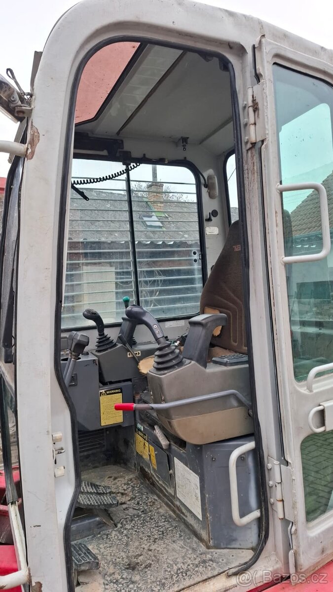 Prodám pásový bagr Takeuchi TB138FR - 3