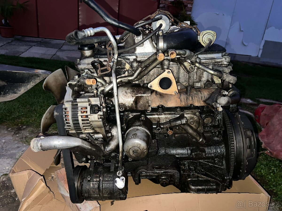 Motor a převodovka Nissan Patrol Y61