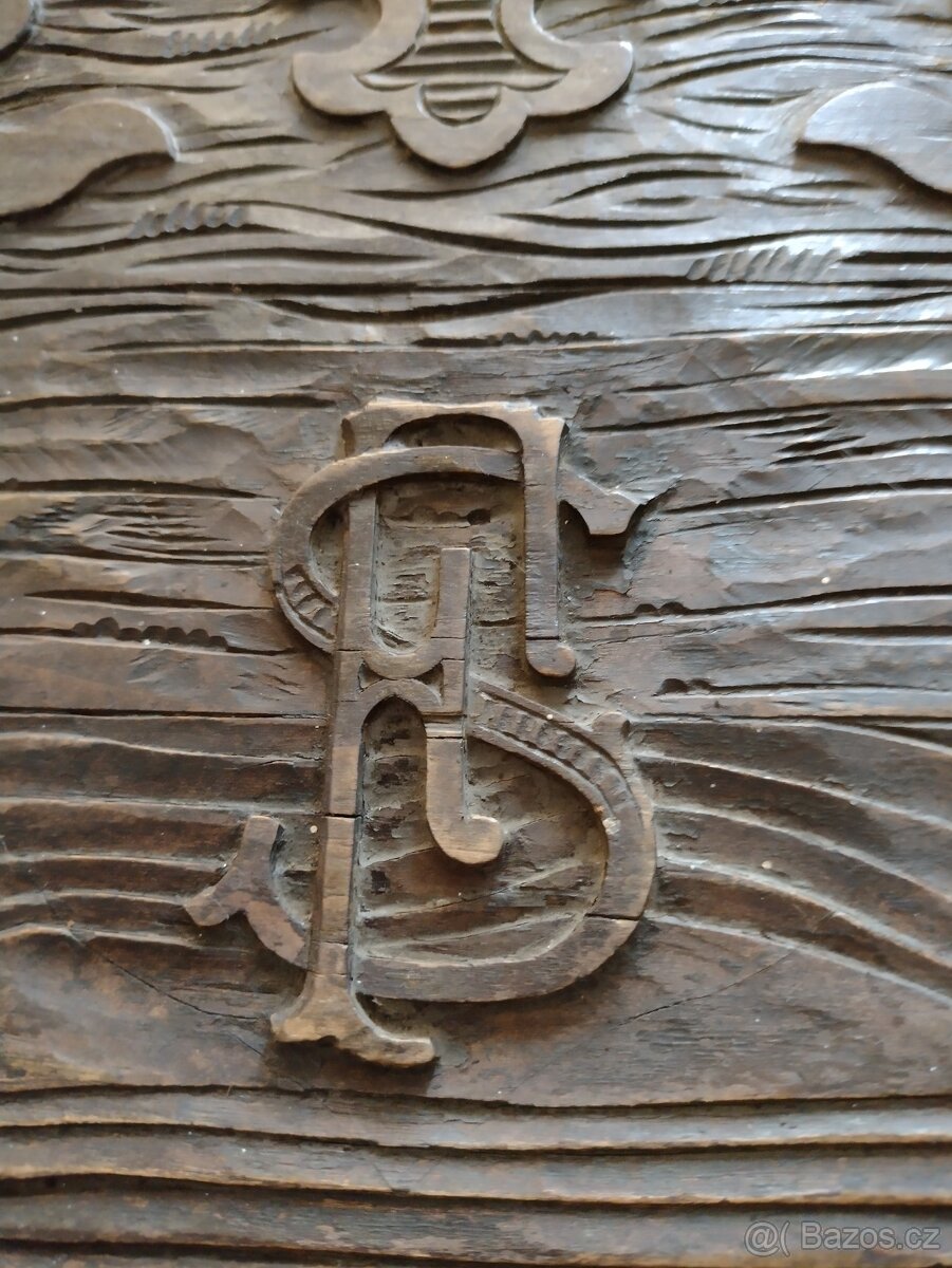 Starožitná vyřezávaná skříňka, šperkovnice - 3