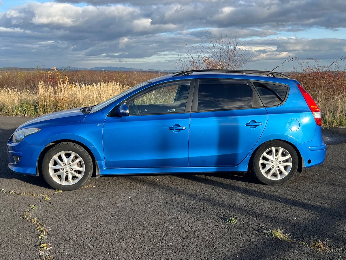 Hyundai I30cw 1,6i 92kw VYHŘÍVANÁ SEDADLA - 3