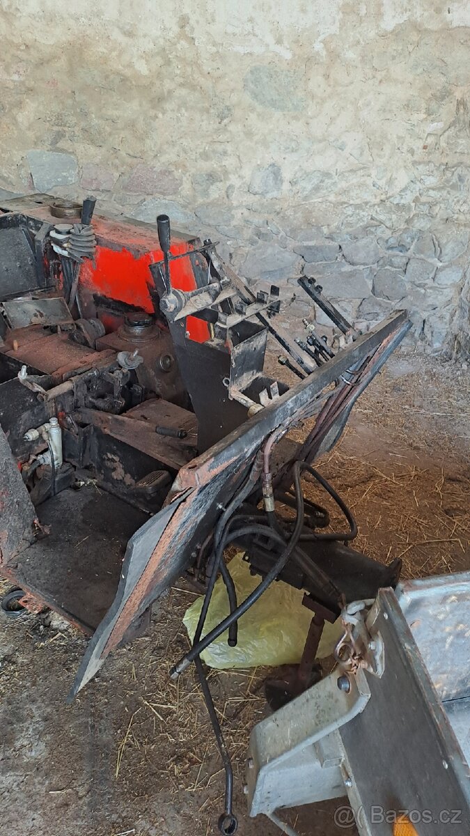 Prodám zadní část malotraktoru mt8 150 32 - 3