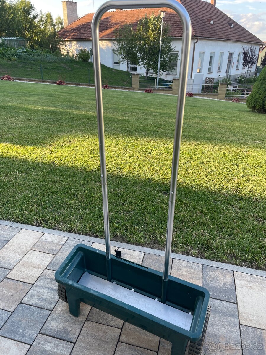 Sypací secí vozík - 3