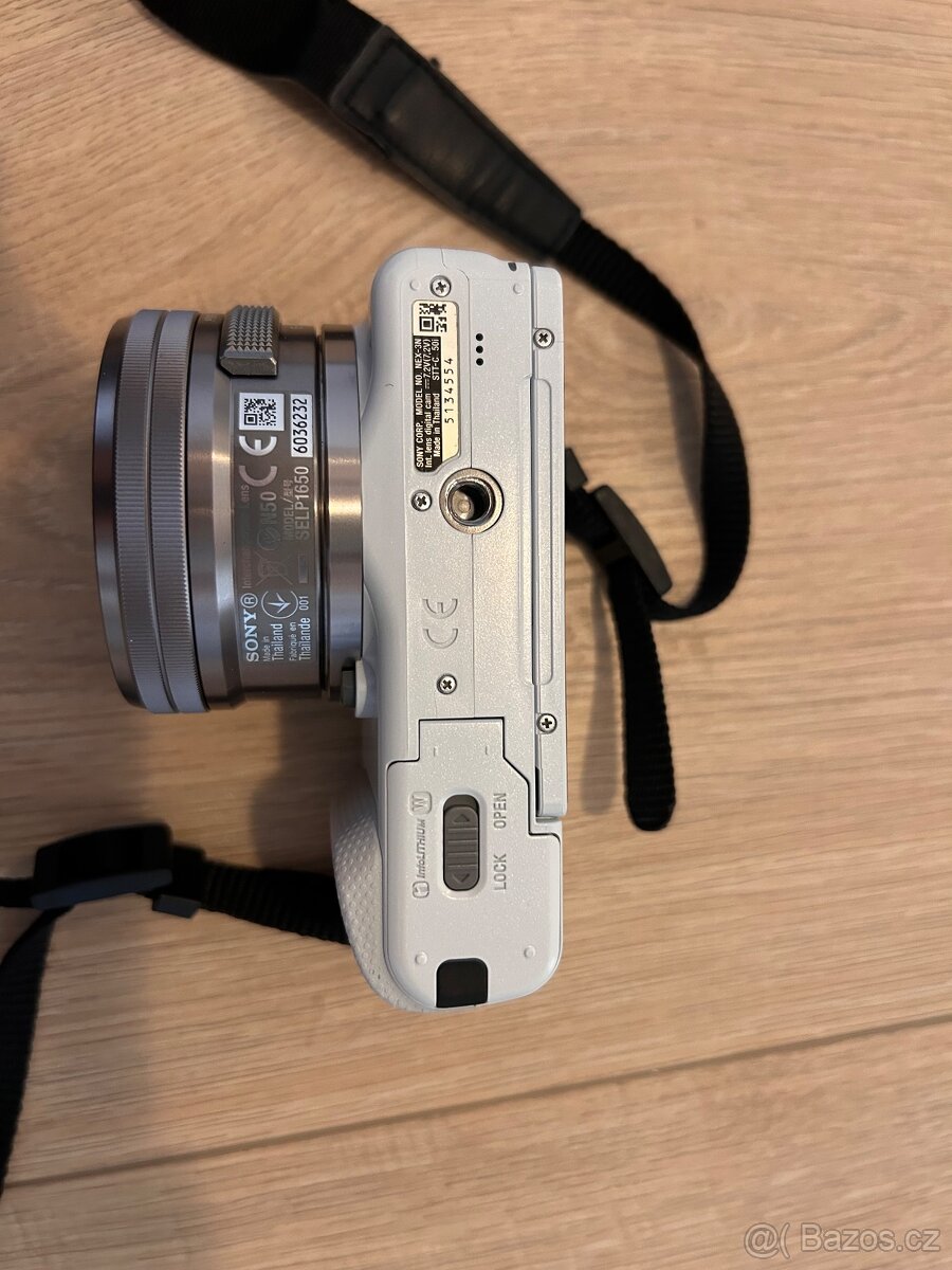 Sony Nex-3N + 2 objektivy + příslušenství - 3