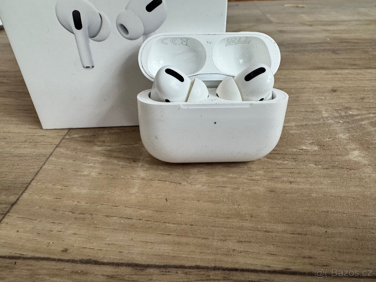 Prodám Apple AirPods pro 1.gen - 3