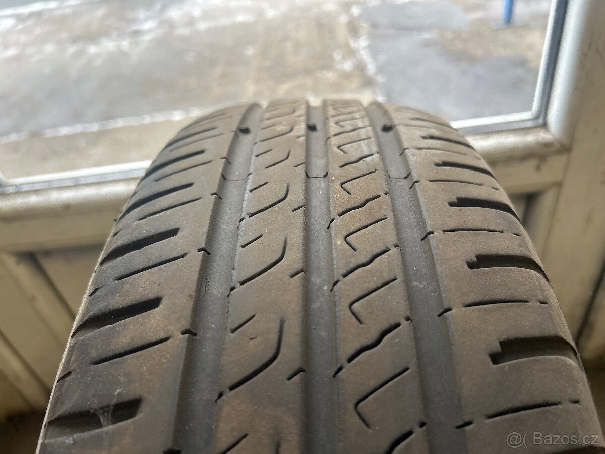 195/65 r15 - 3