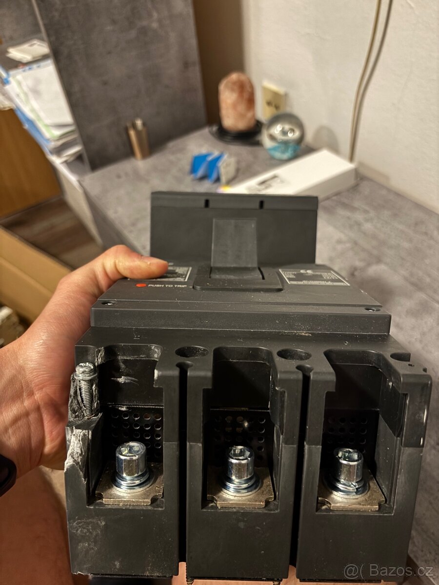 SLEVA - Nový výkonový jistič Bolartu 400A 3P (50kA) - 3