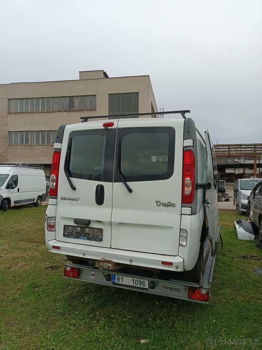 Renault Trafic 2.5dci automat sedačky 1+1 - 3