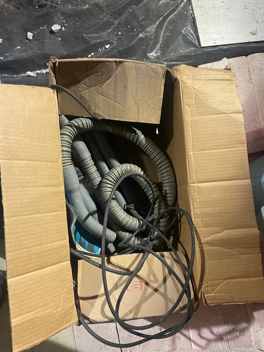 Vysavač Jupiter, lustr, mixer - 3