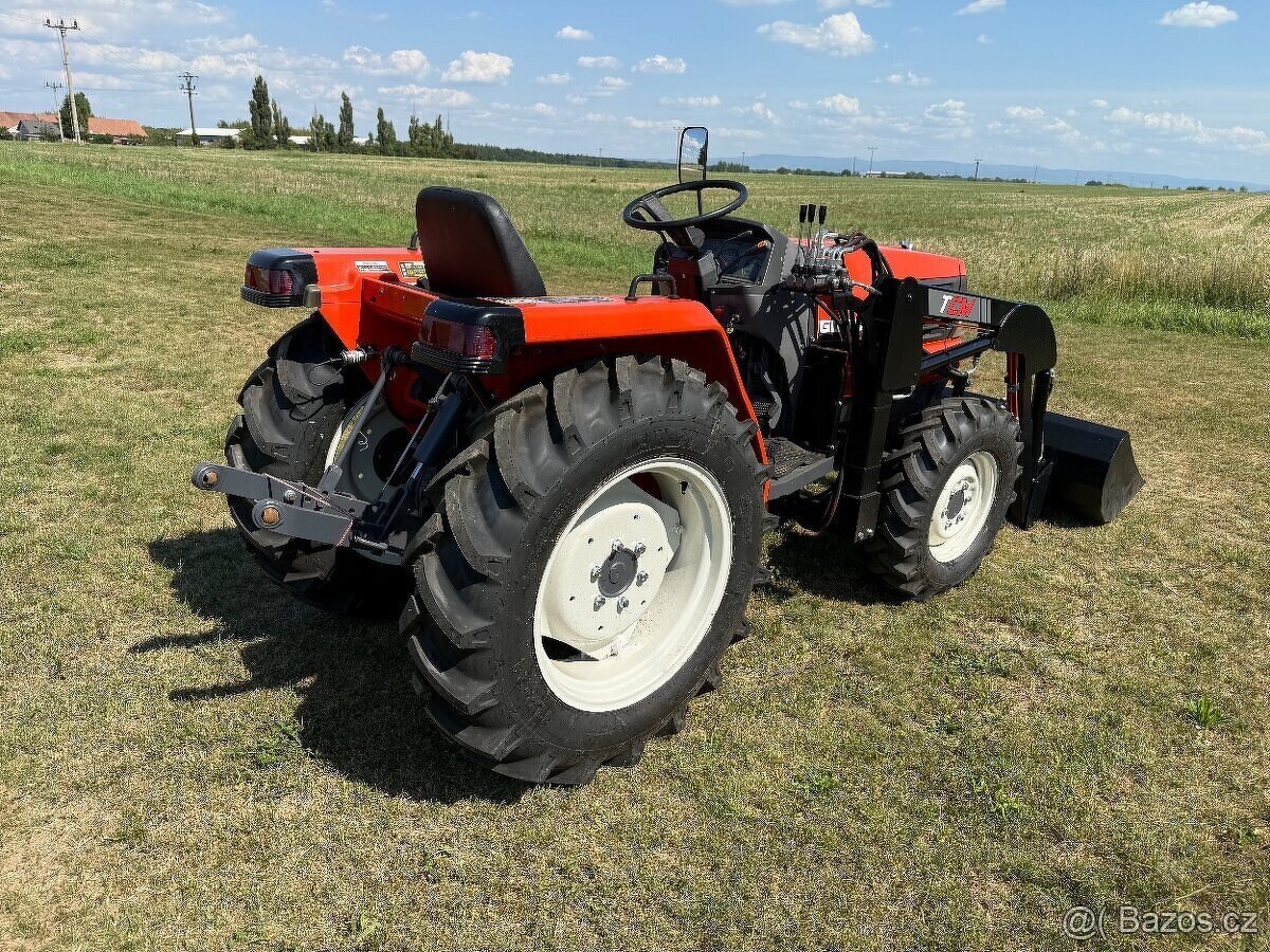 Malotraktor kubota GL27 Grandel S čelním nakladačem 450 kg - 3