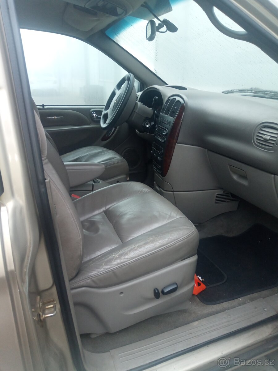 Nabízím Chrysler Grand Voyager 3,8 V6 Limited r.v.2004 - 3