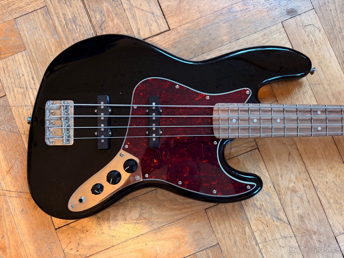 Squier Jazz Bass - 3