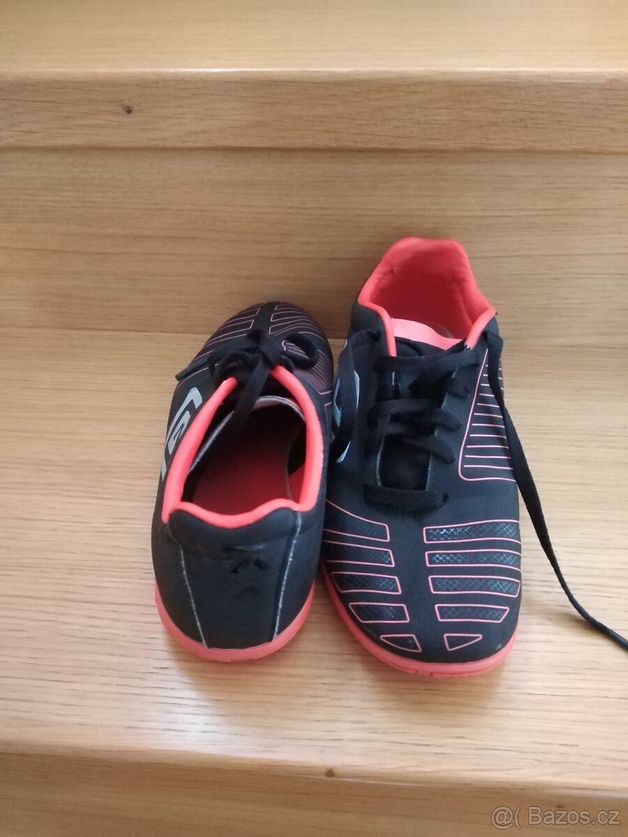 Sálová obuv zn. Umbro - 3