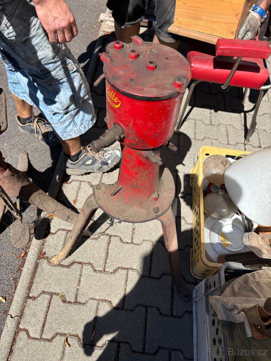 Stará odstředivka na mléko - 3