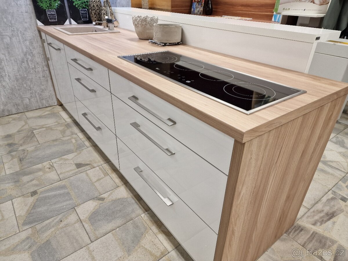Nová kuchyňská linka vč. spotřebičů za 50% ceny. - 3