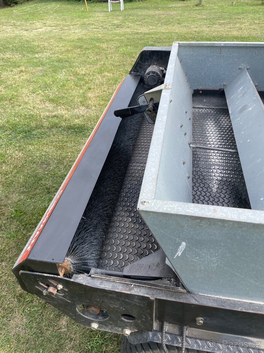 pískovačka Cushman TD 1500 - 3