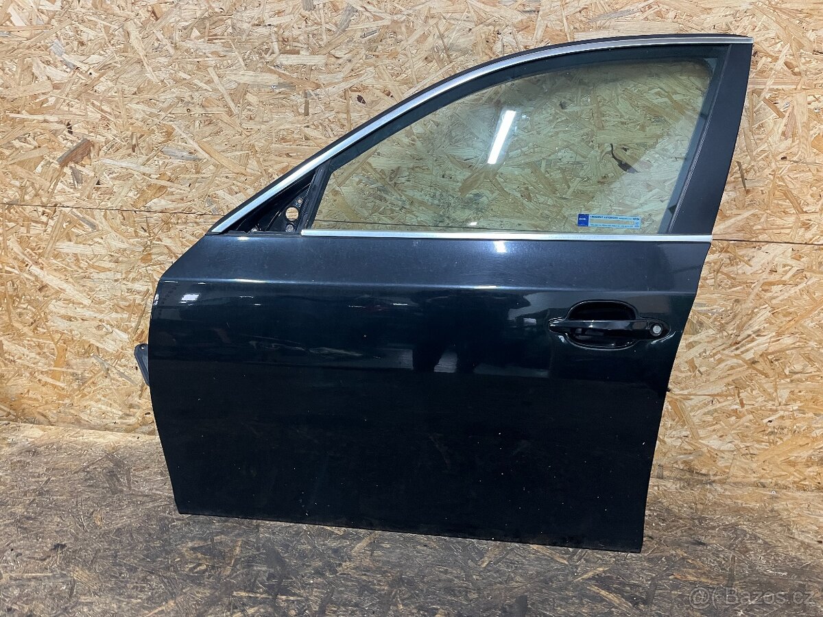 NASTROJENÉ LEVÉ PŘEDNÍ DVEŘE BMW E61/60 Black Sapphire Met. - 3