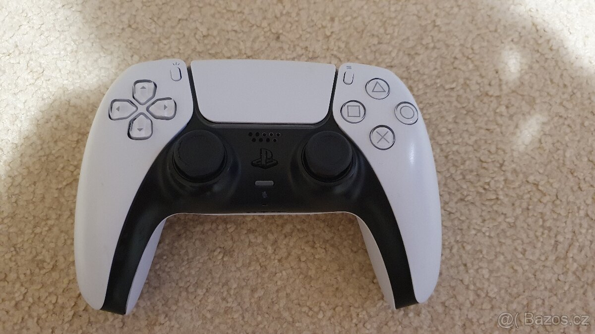 Playstation 5, ovladac dualsense a kabelaz. - 3