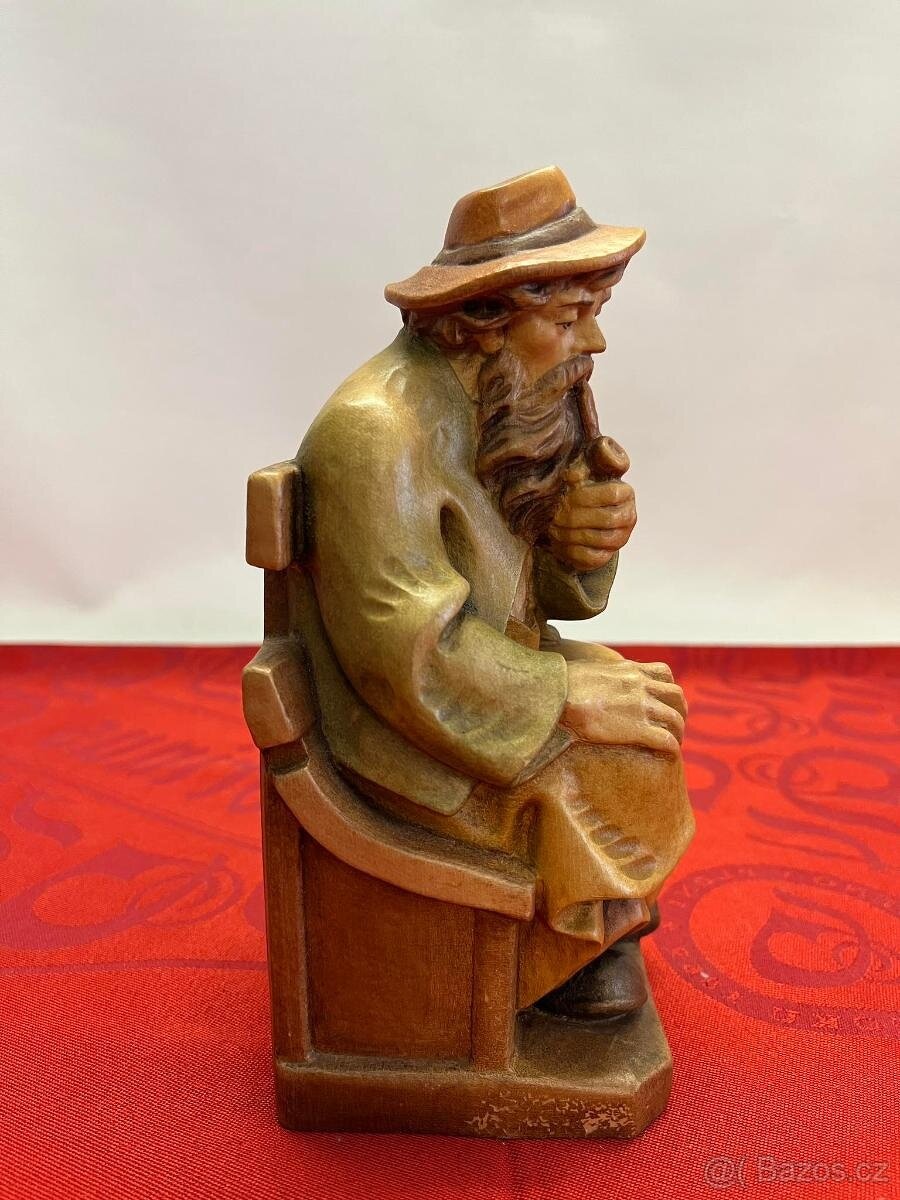 Stará, dřevěná, vyřezávaná socha muž s fajfkou - 3