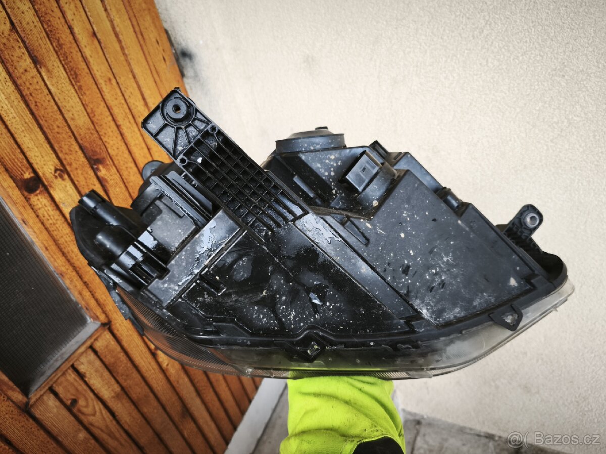 Přední světlo Caddy - 3
