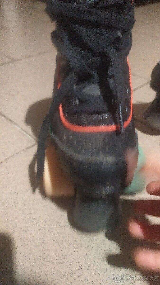 Dětské brusle velikost 29 na čtyř kolečkách. - 3