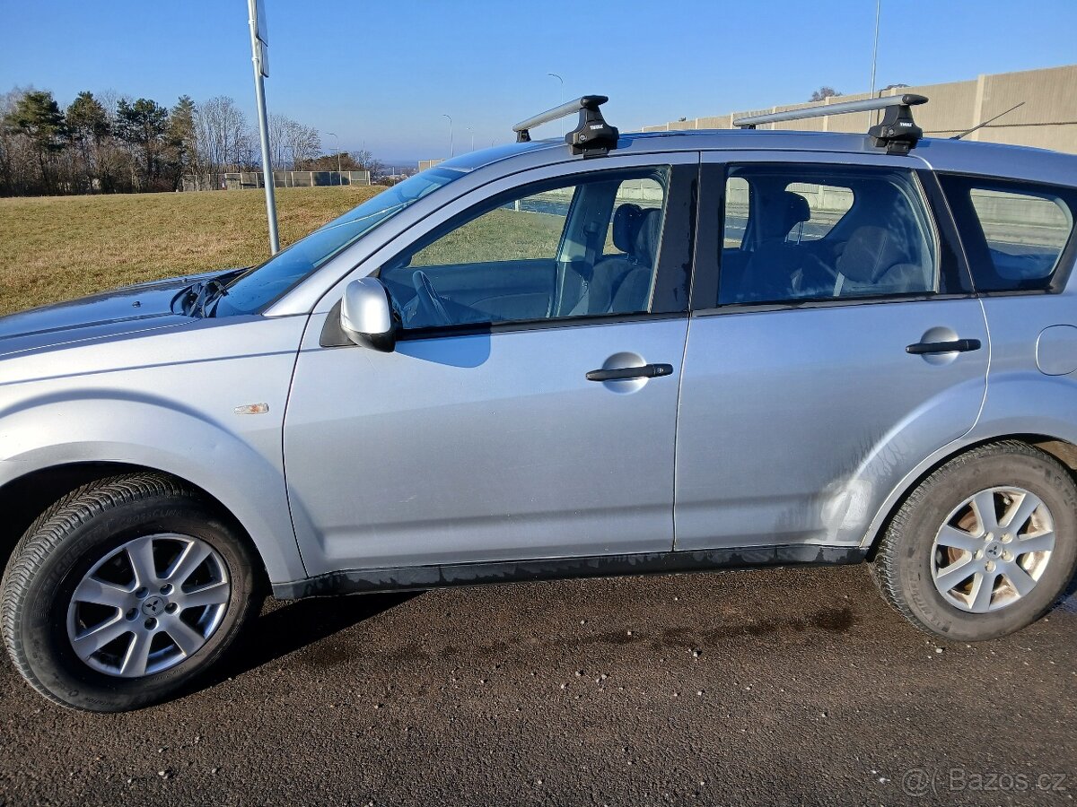 Mitsubishi Outlander - 3