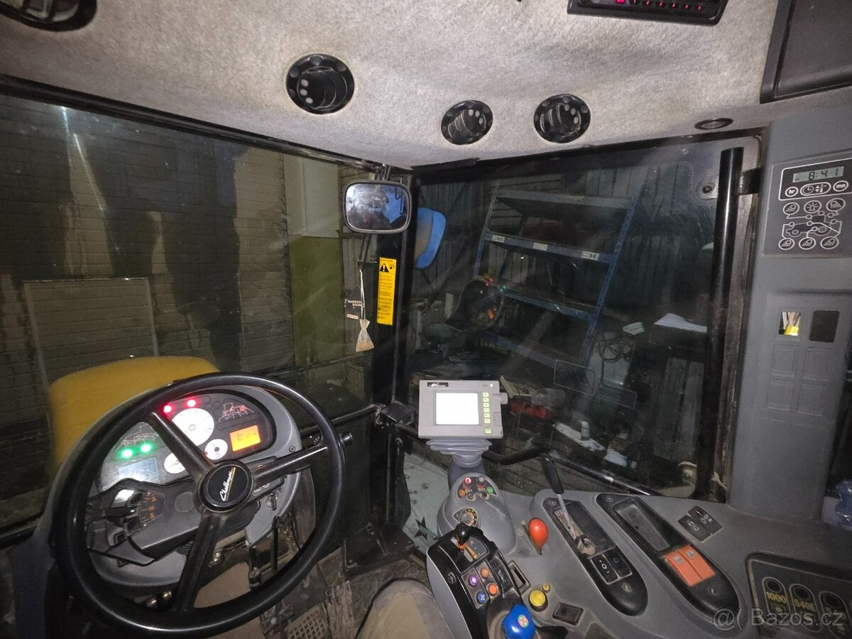 Kolový traktor challenger mt575 B - 3