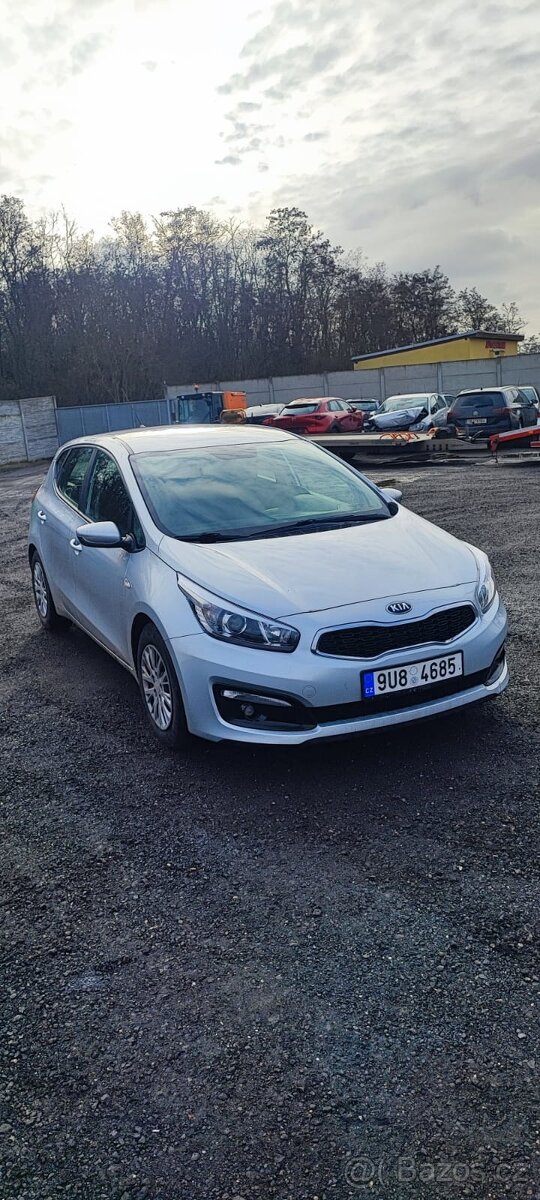 Kia Cee'd 1.4i - 3