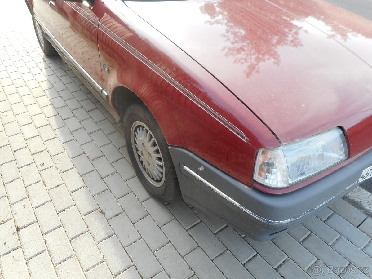 Renault 19 I tmavě červená barva - 3