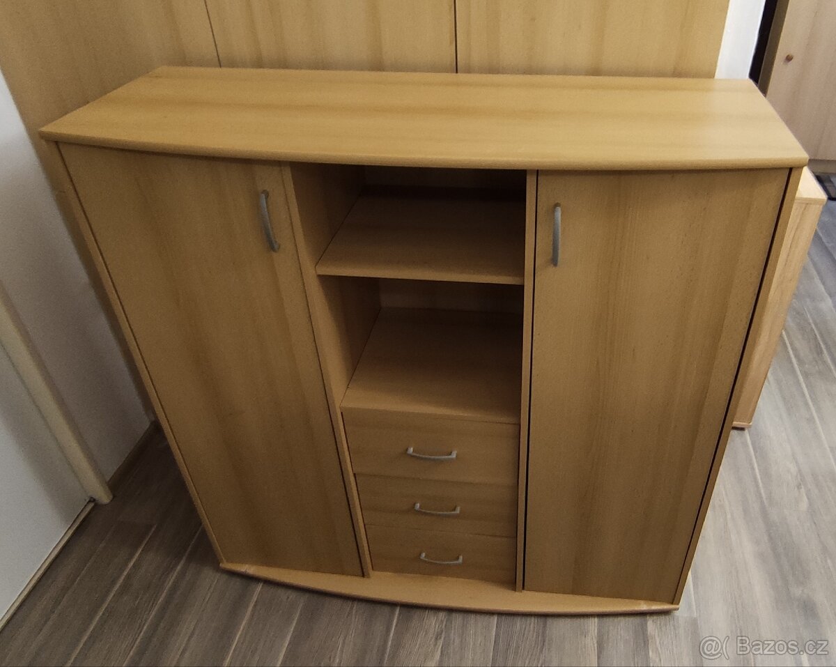 Komoda - 3