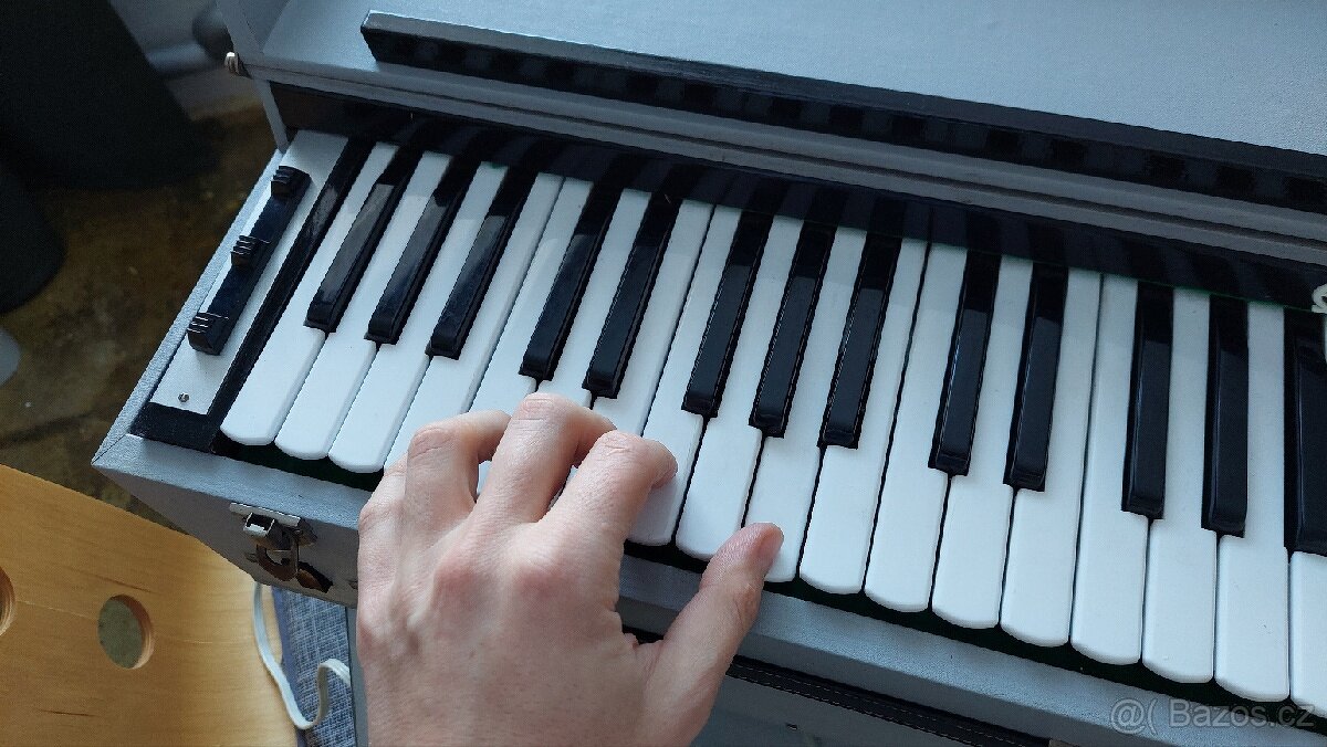 Retro piano Delicia - 3