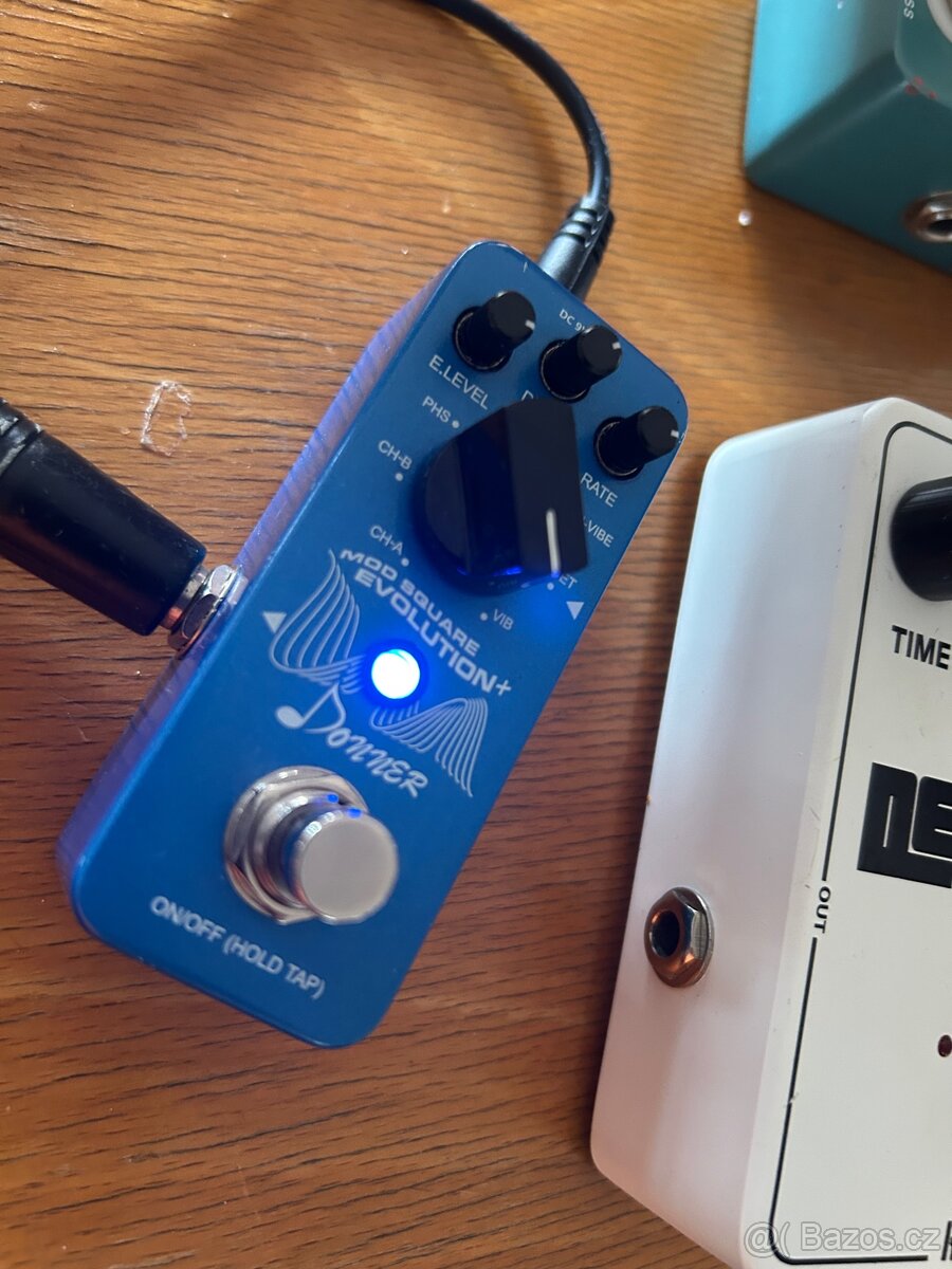 Kytarove efekty pedaly delay reverb revolution - 3